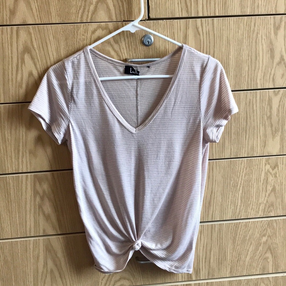 Lulu’s striped V neck Tee